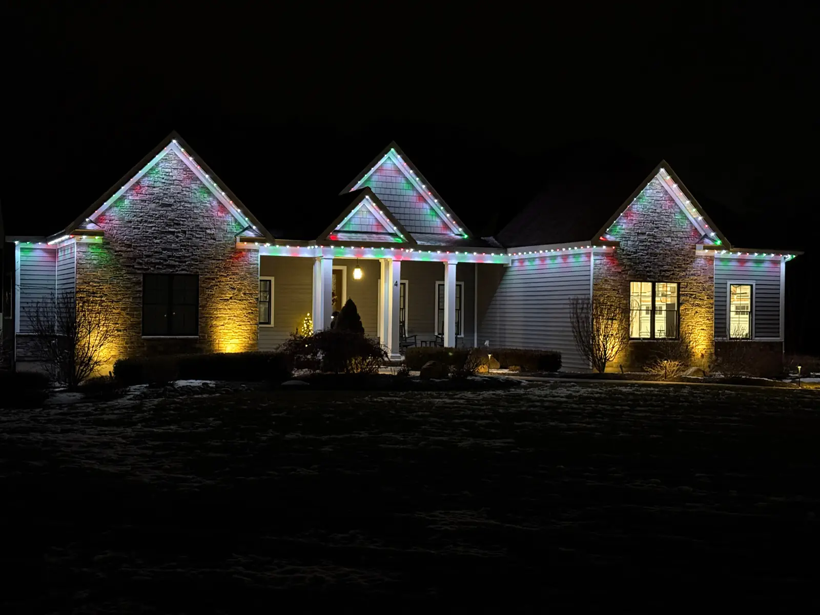 Red, green and white roofline for Christmas